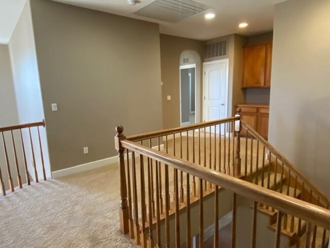 Building Photo - Lincoln Crossing 6 bedroom home