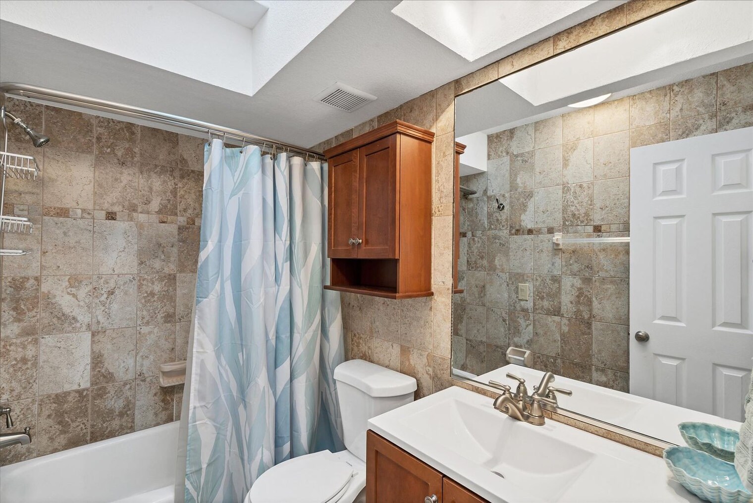 Building Photo - 15826 Aqua Cir