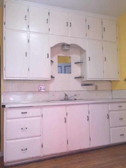 Kitchen - 123 N Franklin St