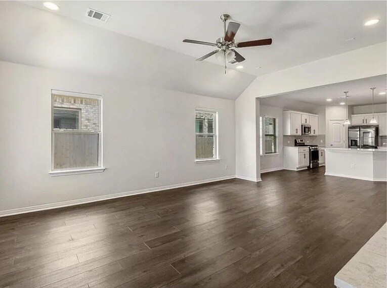 Living room - 420 Blue Oak Blvd
