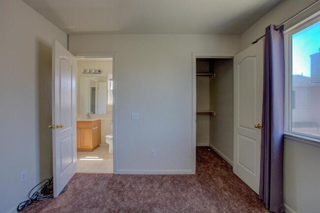 Building Photo - 4076 Sage Way