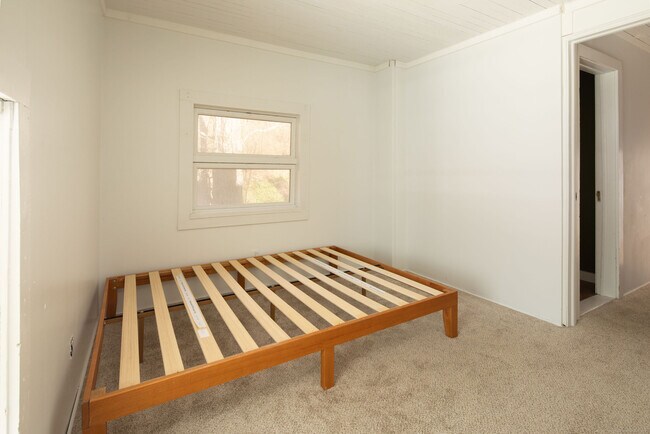 Building Photo - 362 Lime Rock Rd