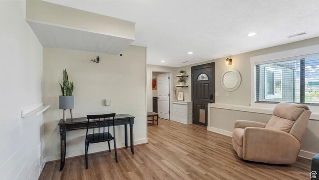 Building Photo - 1418 W 475 S
