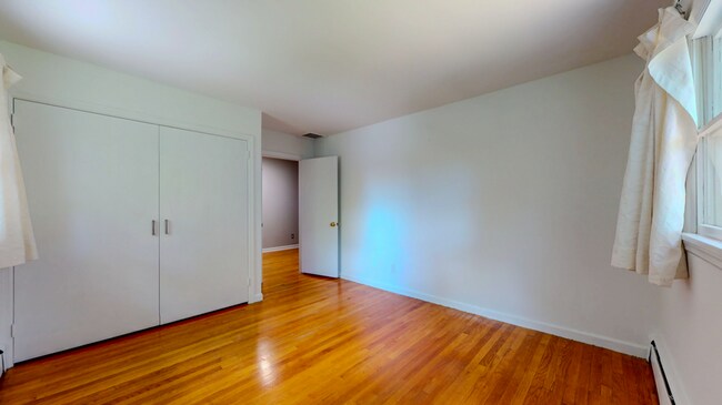 Building Photo - Spacious 3-Bedroom Split-Level with Firepl...