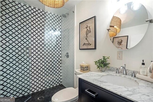 Building Photo - 650 Glen Iris Dr NE