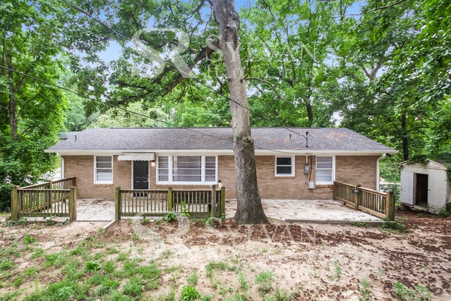 Building Photo - Prepare to be impressed by this 4 bedroom,...