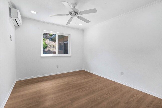 Building Photo - Single-Story 3 Bedroom (+1 Bonus Room and ...