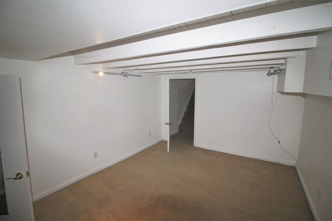 Building Photo - Gorgeous 2bd/1.5 ba Canton townhome. OSP, CAC, W/D and more! Available 3/13