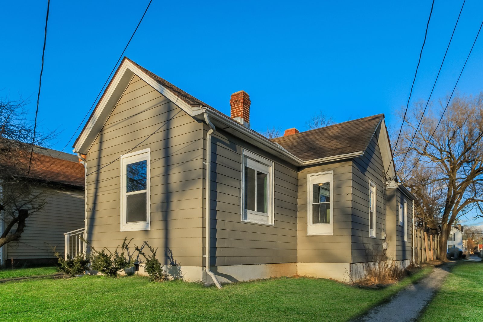 Building Photo - 2420 Freeman Ave