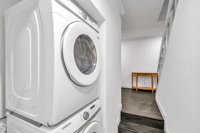 Building Photo - 881 NW 81st Way