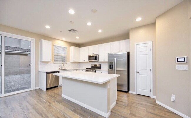 Building Photo - HIVE FALL MOVE-IN SPECIAL: NEWER 2024 BUILD | GATED COMMUNITY | SOLAR INCLUDED