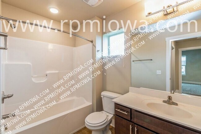 Building Photo - 1104 Cheyenne Dr