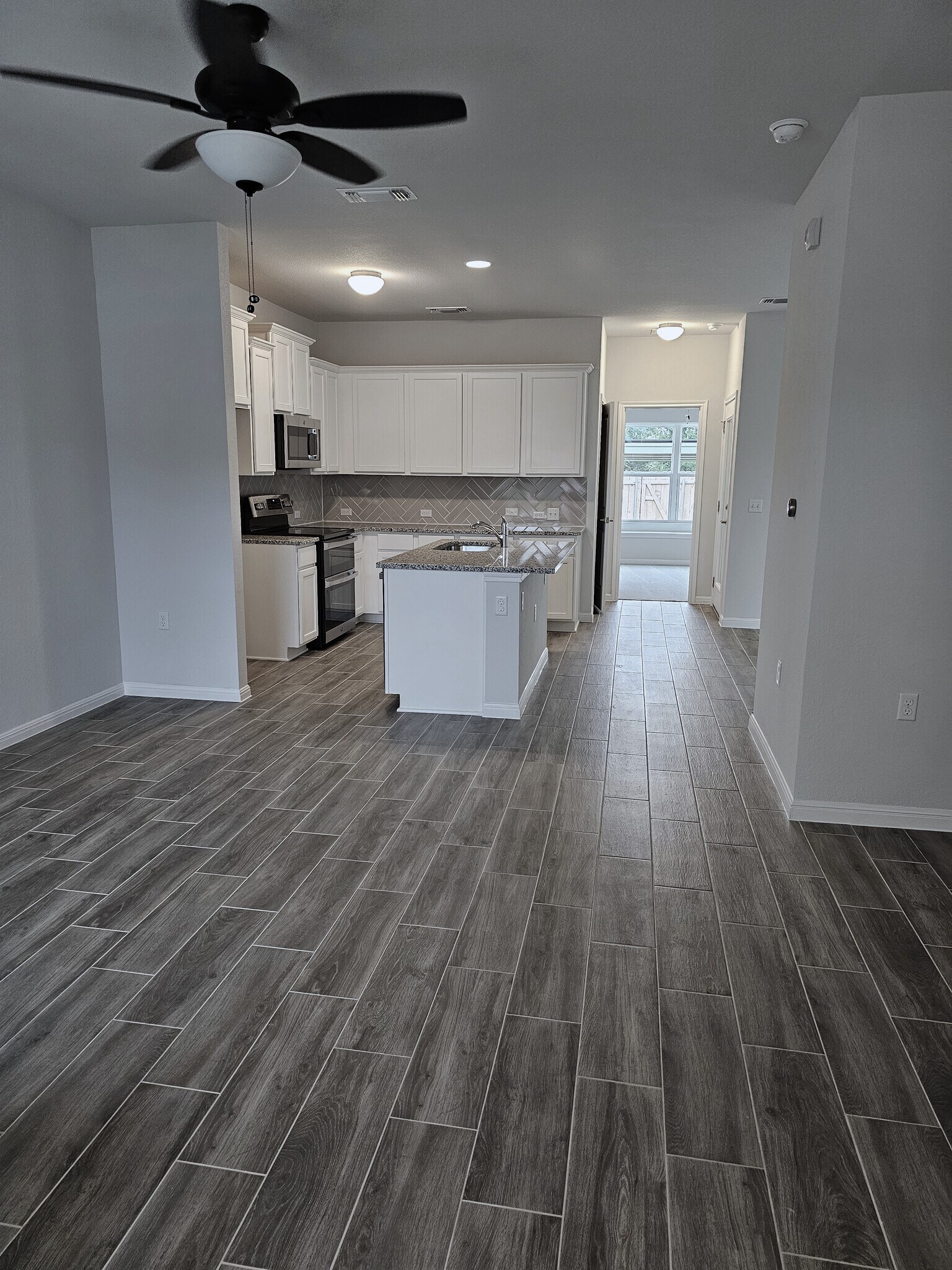 Building Photo - 9612 Whisper Willow Blvd