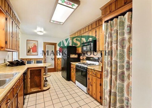 Building Photo - HOME IN KENSINGTON PARK