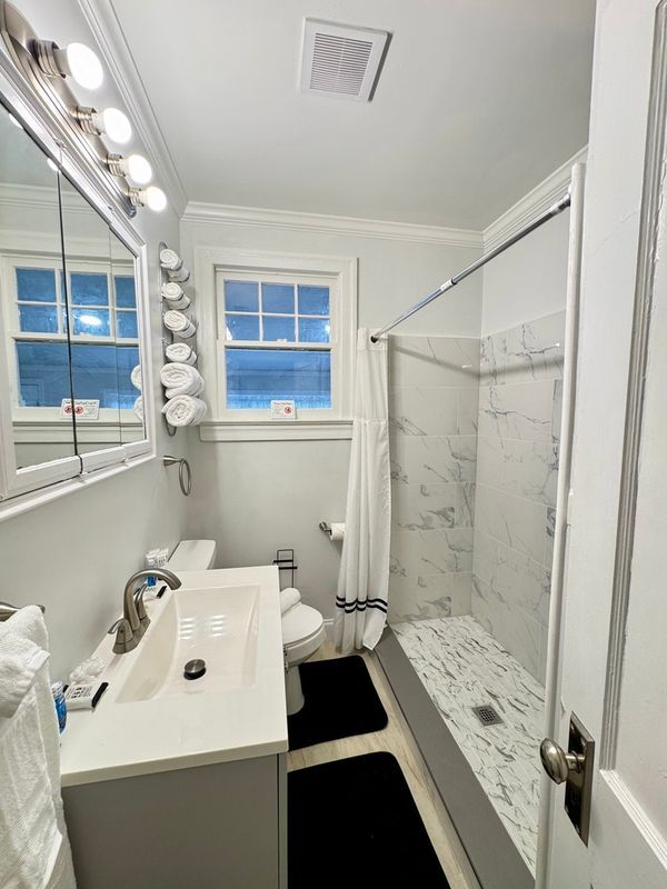 Building Photo - 1631 Thacker Ave