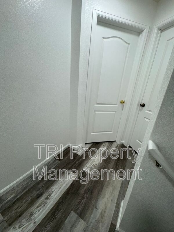 Building Photo - 2027 Birch Ave