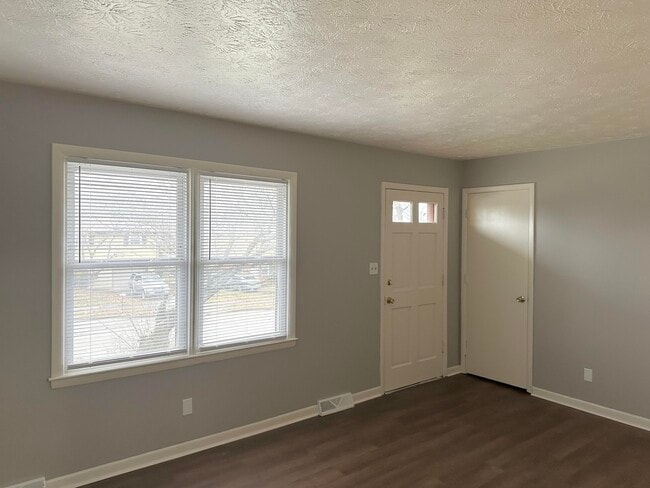 Building Photo - 1186 Merewood Dr