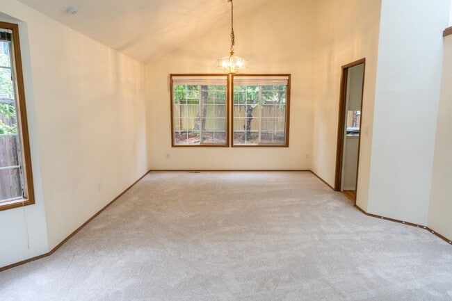 Building Photo - 3bd/2.25ba Sammamish House