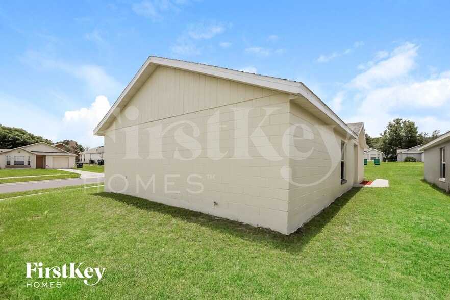 Building Photo - 6501 Viewpoint Ct