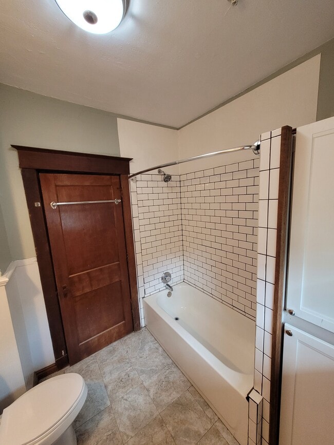 tub/shower tile surround - 1545 S 13th St