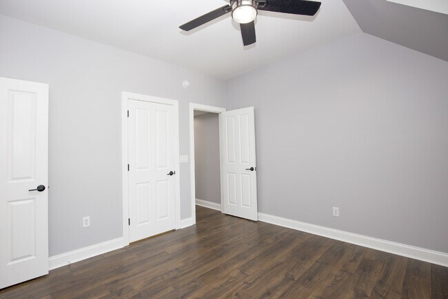 Building Photo - "Spacious and Inviting 2620 sq. ft. Home i...