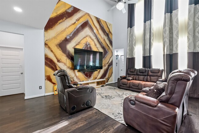 Building Photo - 18619 Greenwood Mdw Trl