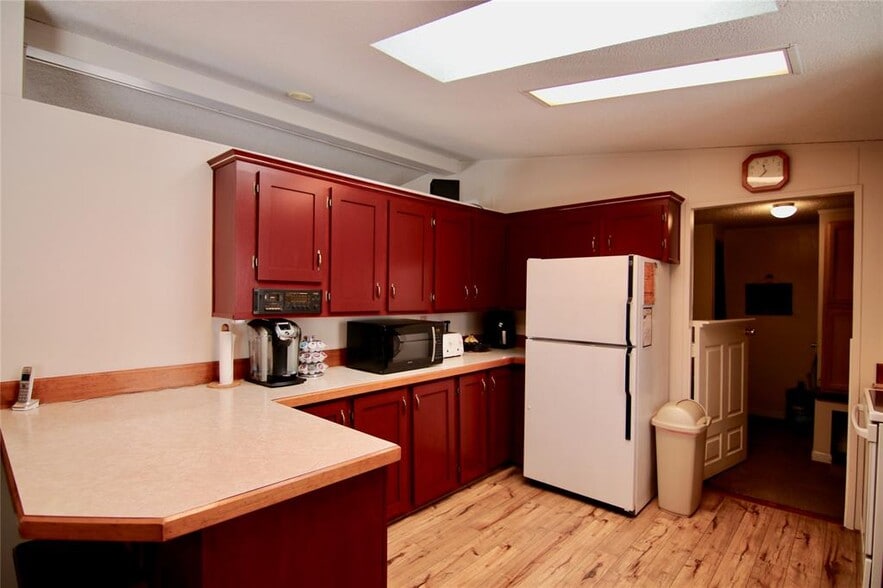 Building Photo - 1219 Thomas Drive