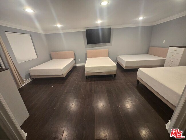 Building Photo - 19150 Topham St