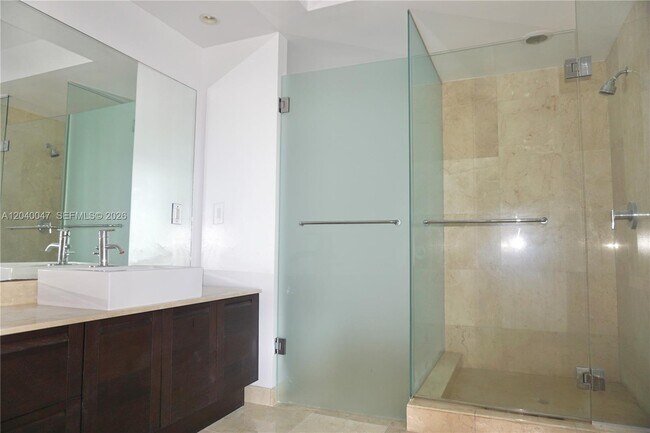 Building Photo - 200 Sunny Isles Blvd