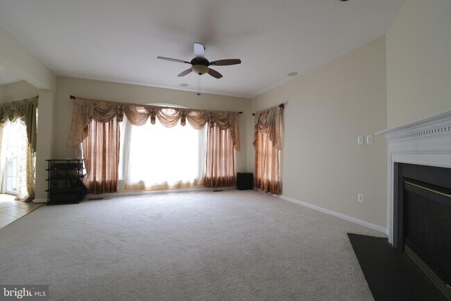 Building Photo - 42576 Legacy Park Dr