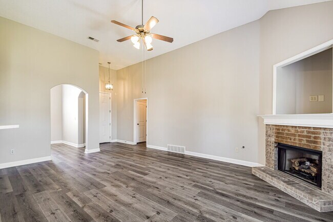 Building Photo - 1721 Englehart St