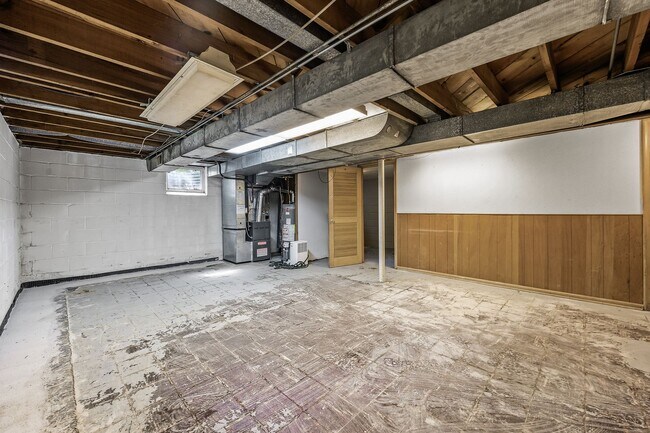 Building Photo - Gorgeous Shoreview House 3BR 1 Bath  Available Early May!