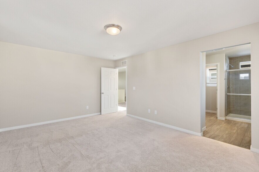 Building Photo - 5748 Thurless Ln