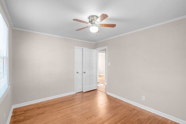 Building Photo - Gorgeous 2BR/1BA Duplex near Selwyn and Park Rd Hotspots!