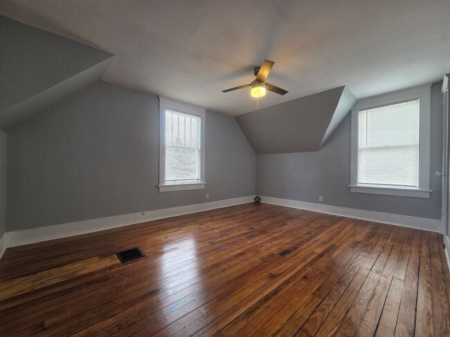 Building Photo - Updated 4-Bedroom, 2-Bath Home in Benton Harbor