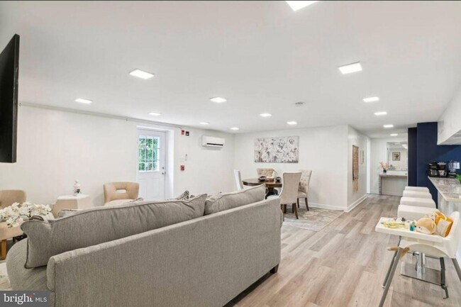 Building Photo - 311 Old Rodgers Rd