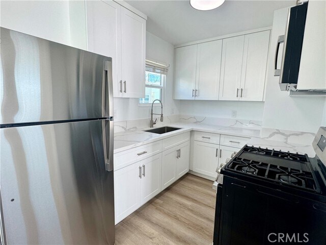 Building Photo - 908 Manhattan Ave