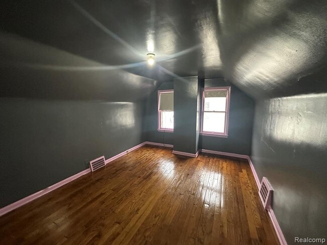 Building Photo - 7785 Mettetal St