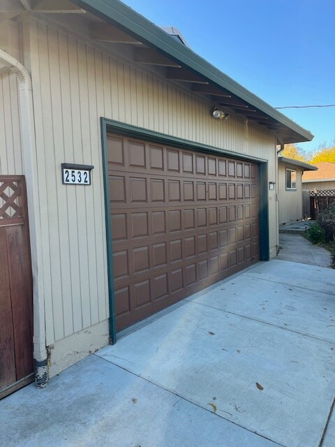 Building Photo - 2532 Juanipero Way