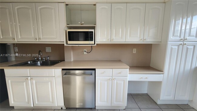 Building Photo - 1891 N 61st Ave