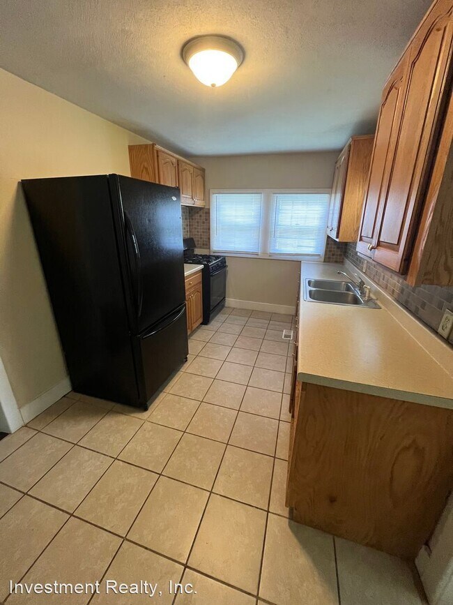 Building Photo - 2 br, 1 bath House - 1028 E Blaine St