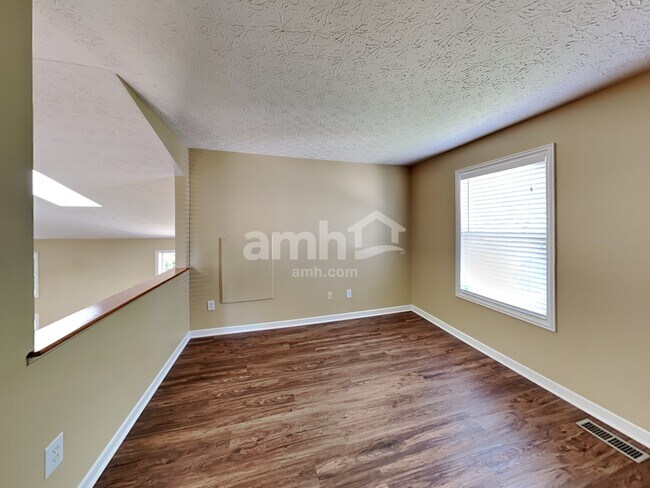 Building Photo - 422 Sunridge Dr