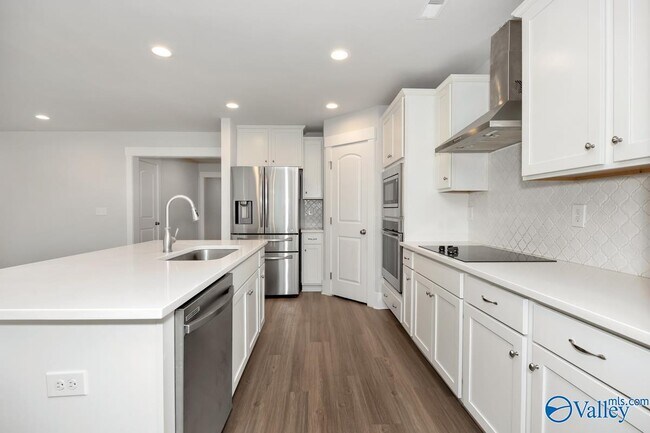 Building Photo - 100 River Springs Ct