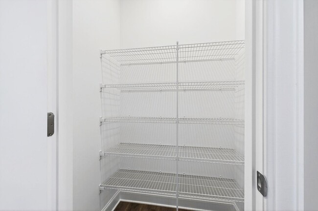 Building Photo - Charming Craftsman-Style 3-Bedroom Townhome in Garner!