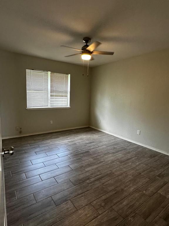 Building Photo - 1802 Oasis Dr