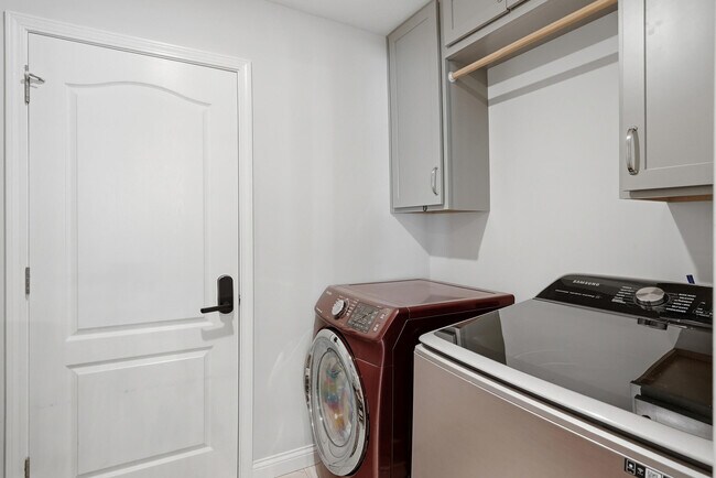 Building Photo - 2404 Baxley Dr