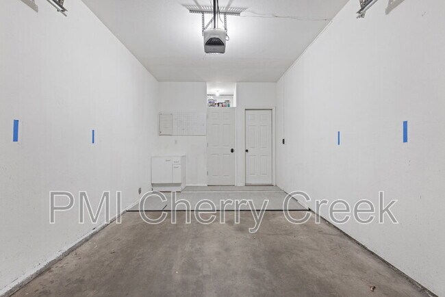 Building Photo - 8757 E Dry Creek Rd
