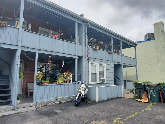 Building Photo - 2105 Mt Vernon Ave