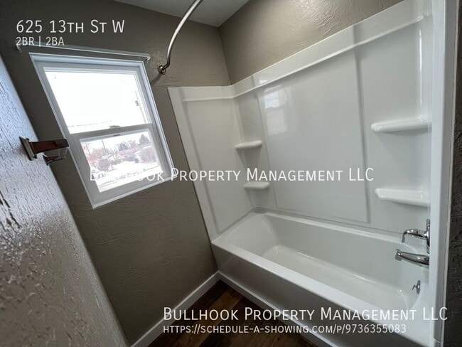 Building Photo - 625 13th St W