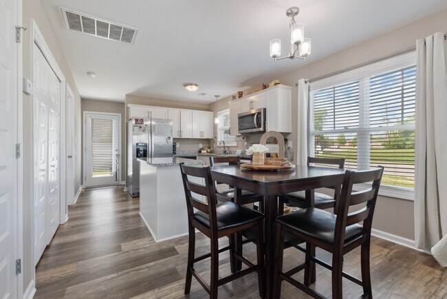 Building Photo - 200 Waterwheel Cir